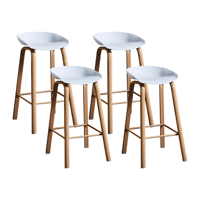 Barhocker im skandinavischen Stil, Metallbeine, Thekenhocker mit Kunststoffsitz (4er-Set)