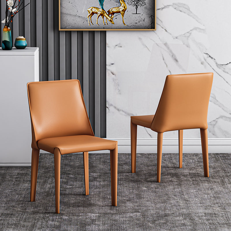 Silla lateral de cuero de hotel de estilo diseñador, silla de comedor con respaldo sólido y acabado mate