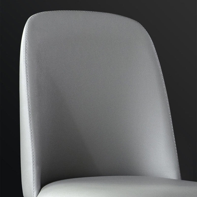 Silla de comedor contemporánea sin brazos Silla Parsons curvada de cuero con acabado mate
