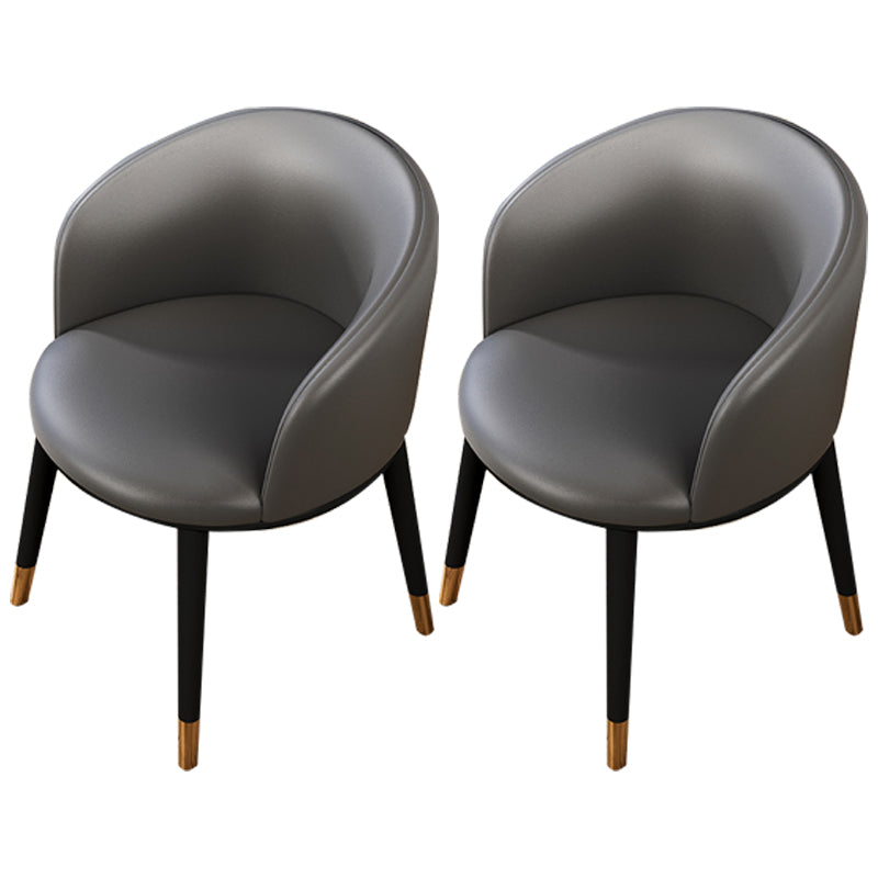 Silla de comedor tapizada moderna con respaldo sólido y acabado mate