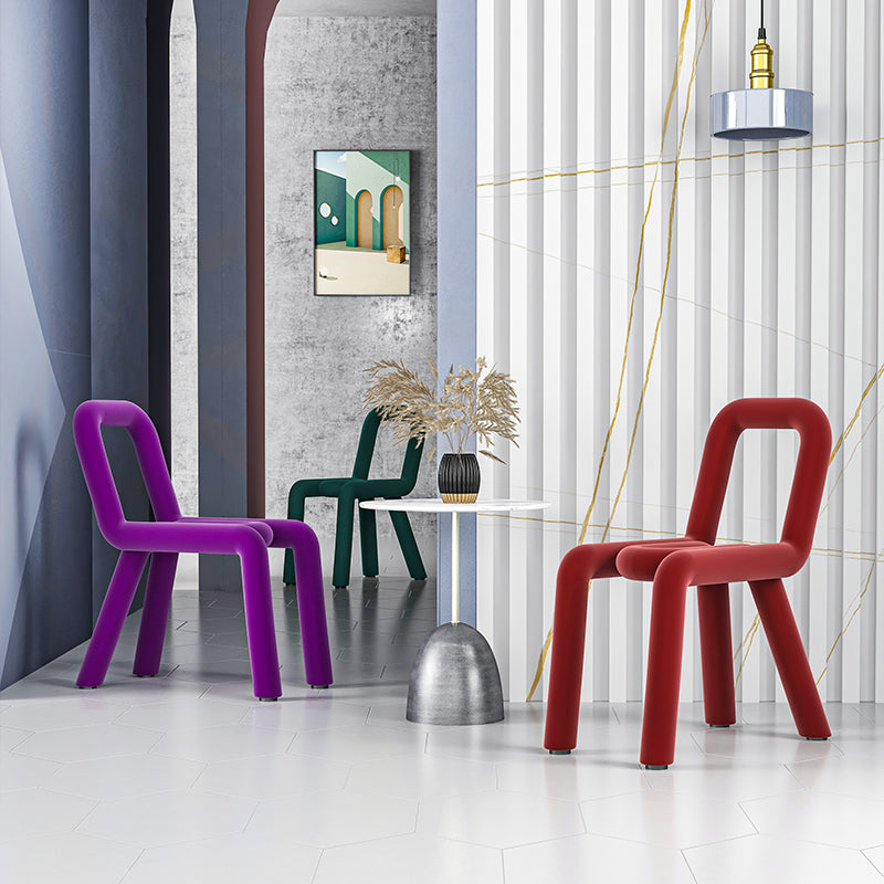 Silla lateral de terciopelo de hotel de estilo diseñador, acabado mate, parte trasera abierta, silla de comedor
