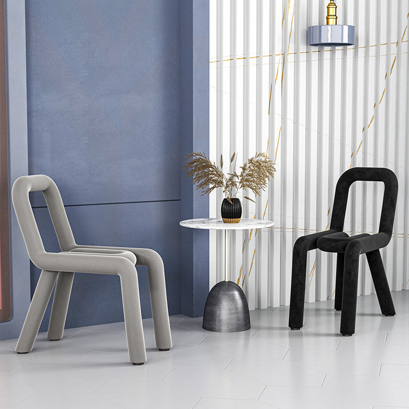 Silla lateral de terciopelo de hotel de estilo diseñador, acabado mate, parte trasera abierta, silla de comedor