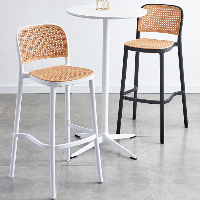 Taburete de bar de plástico de estilo moderno con reposapiés, taburete de bar simple con respaldo bajo para cocina