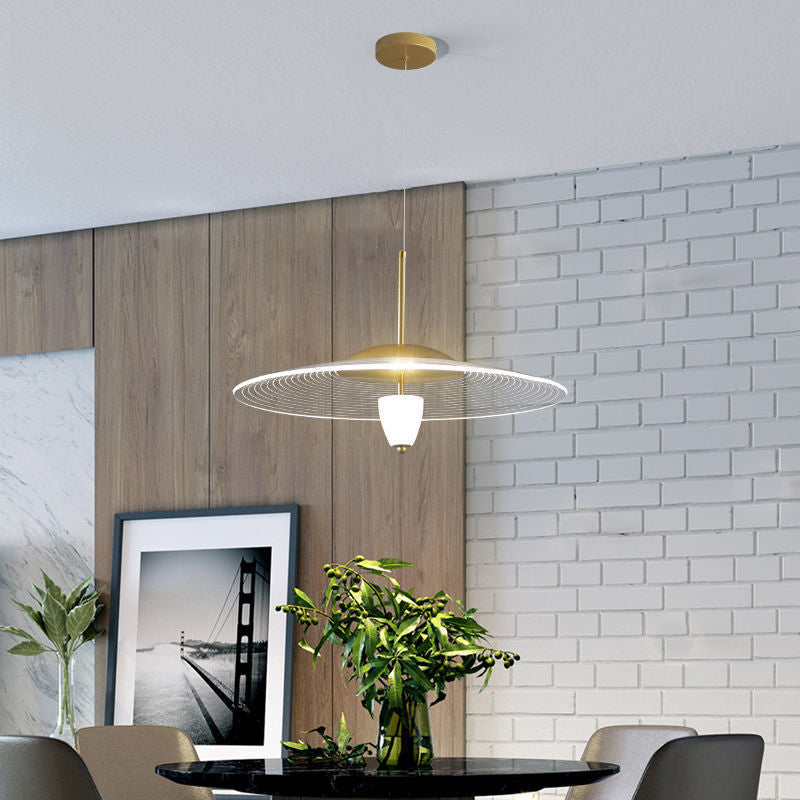 Soucoun volant à LED suspension de lampe suspendue minimaliste avec une teinte acrylique pour la salle à manger