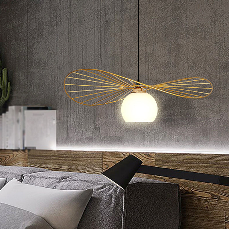 Pendentif en forme de chapeau en fil métallique minimaliste de 1 tête de tête de tête avec une teinte en verre pour le salon