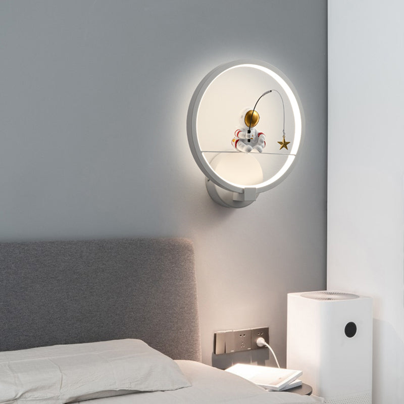 Modern Style Wall Light Creative Astronaut LED Wall Sconce Light for Bedroom
