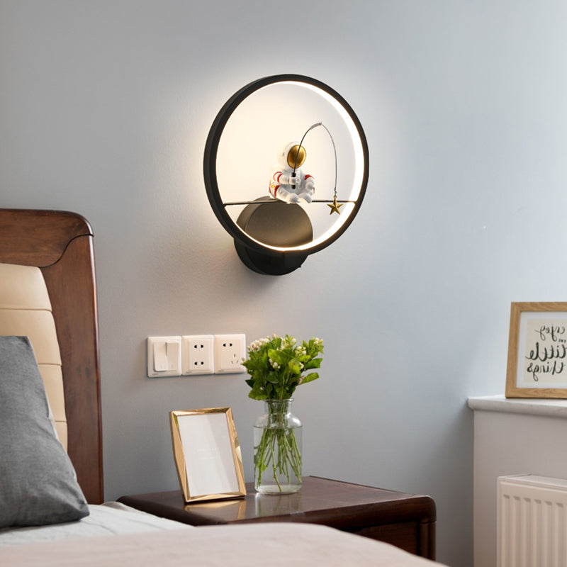 Luce da parete in stile moderno Creative Astronaut LED Wall Sconce Light per camera da letto