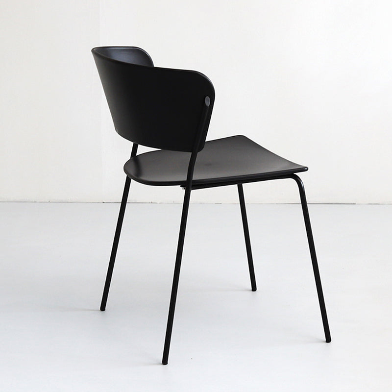 Silla lateral escandinava de plástico para interiores y exteriores, silla con respaldo abierto