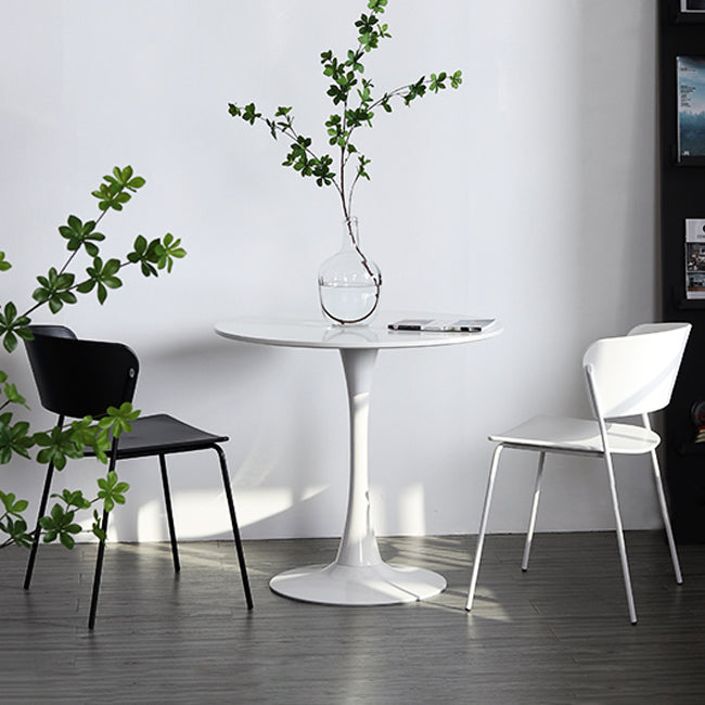 Silla lateral escandinava de plástico para interiores y exteriores, silla con respaldo abierto
