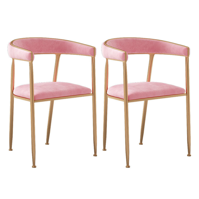 El comedor del terciopelo de Glam preside el metal que cena las sillas del brazo lateral para el uso del restaurante