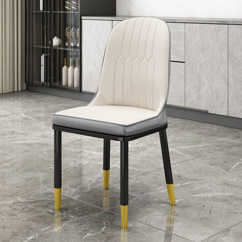 Silla de comedor sin brazos con respaldo sólido de comedor de cuero de PU de estilo escandinavo