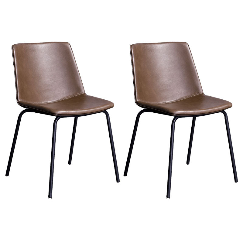 Silla de comedor con acabado mate de cuero de silla lateral con respaldo sólido de hotel contemporáneo