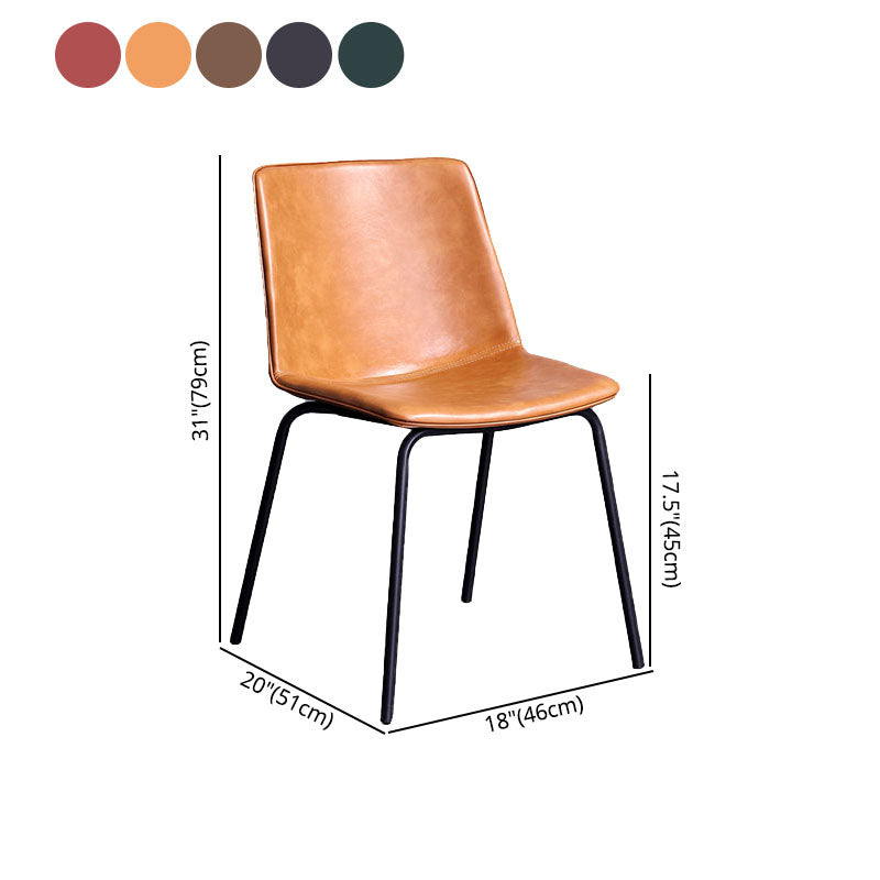 Silla de comedor con acabado mate de cuero de silla lateral con respaldo sólido de hotel contemporáneo