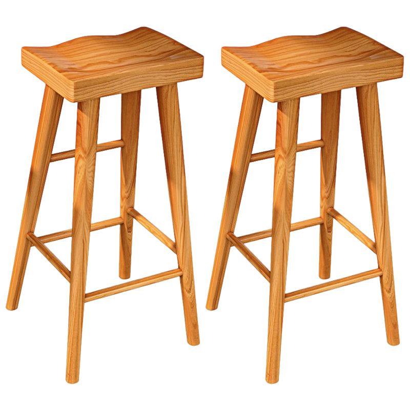 Taburete de bar contemporáneo, asiento contorneado sin respaldo, taburete de bar de madera con reposapiés