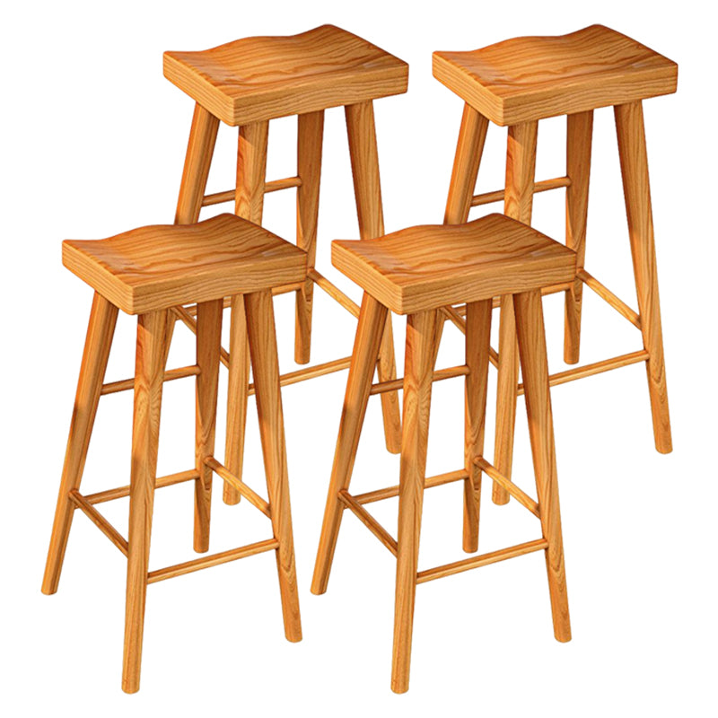 Taburete de bar contemporáneo, asiento contorneado sin respaldo, taburete de bar de madera con reposapiés