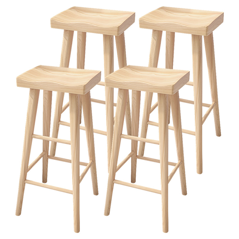 Taburete de bar contemporáneo, asiento contorneado sin respaldo, taburete de bar de madera con reposapiés