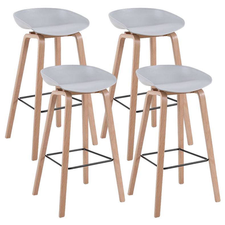 Moderner Barhocker aus massivem Holz für den Innenbereich, Eimer-Thekenhocker mit Kunststoffsitz