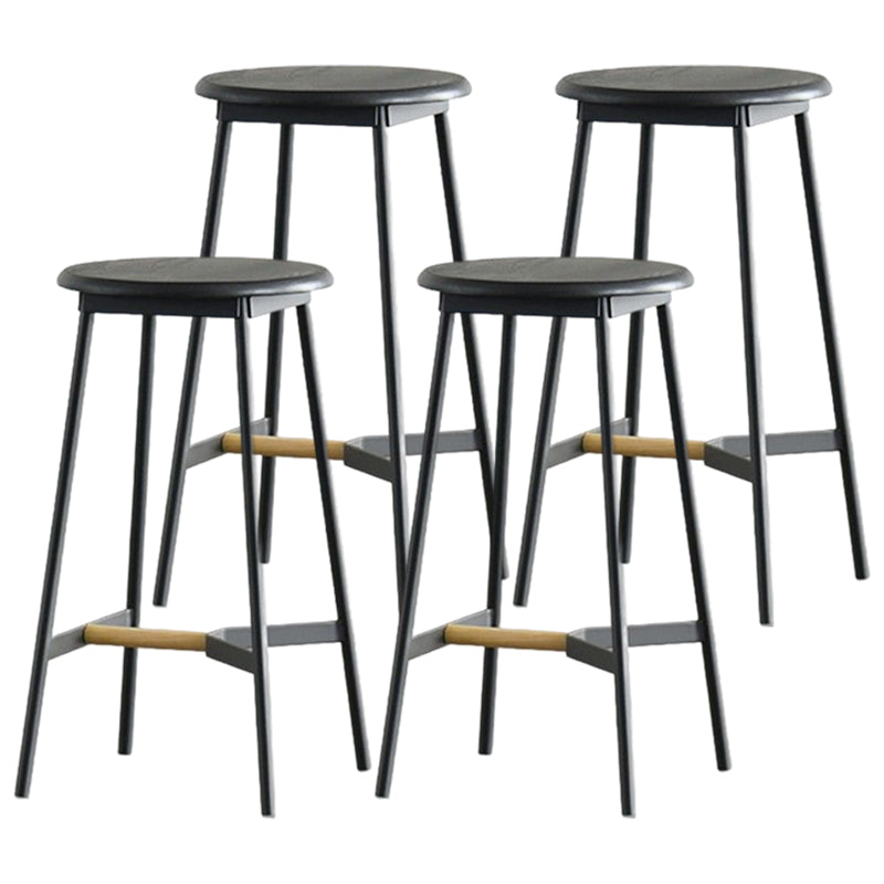 Taburete de bar negro moderno, taburete de bar sin brazos de madera con reposapiés y base de hierro