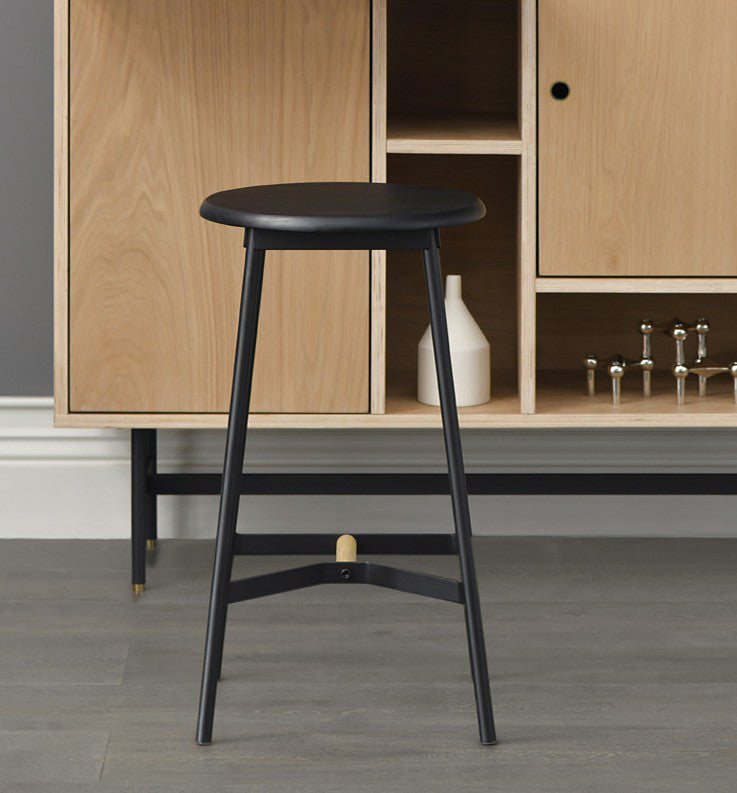 Taburete de bar negro moderno, taburete de bar sin brazos de madera con reposapiés y base de hierro