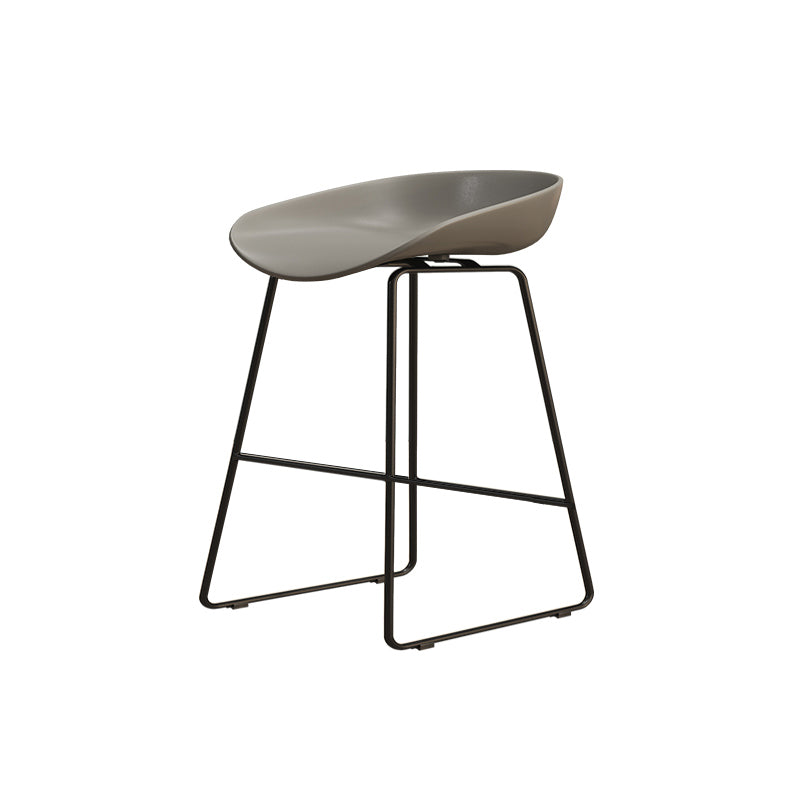 Modern Style Iron Bar Stool with Footrest Nordic Style Tavern Simple Bar Stool