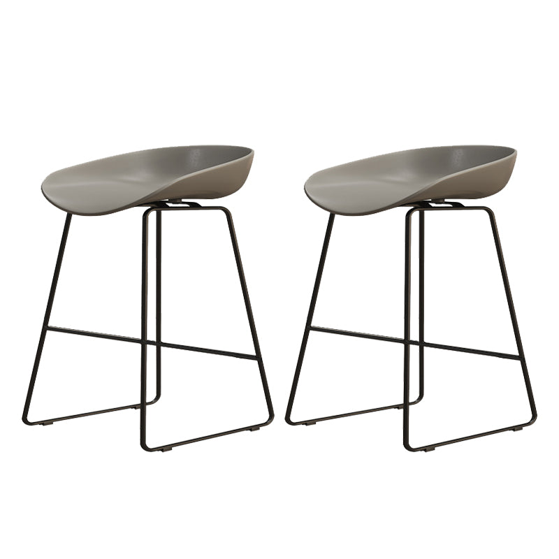 Modern Style Iron Bar Stool with Footrest Nordic Style Tavern Simple Bar Stool