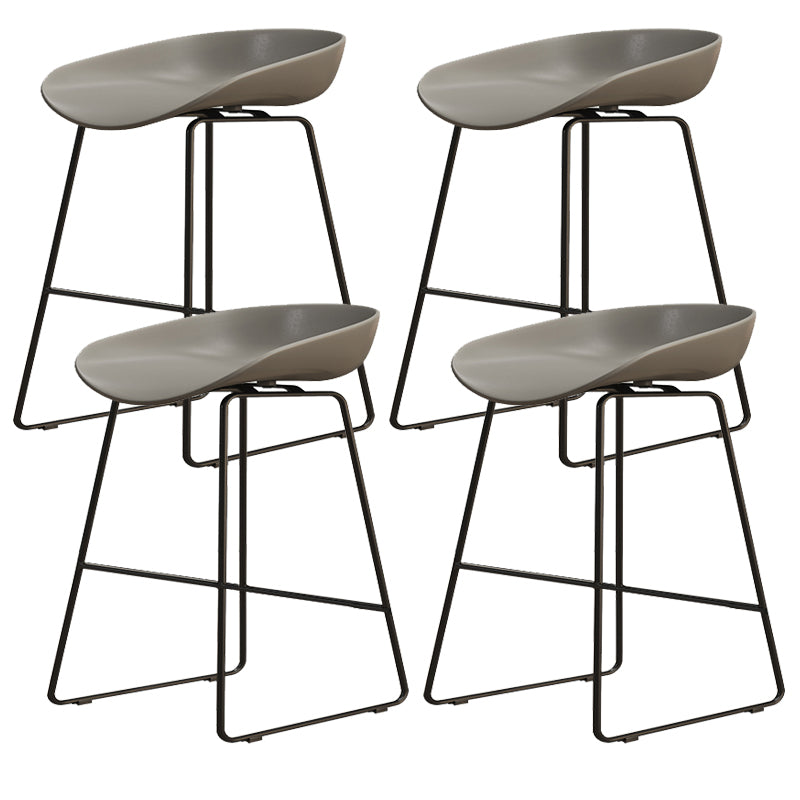 Modern Style Iron Bar Stool with Footrest Nordic Style Tavern Simple Bar Stool