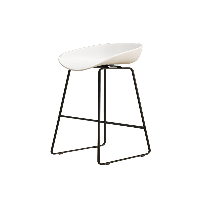 Modern Style Iron Bar Stool with Footrest Nordic Style Tavern Simple Bar Stool