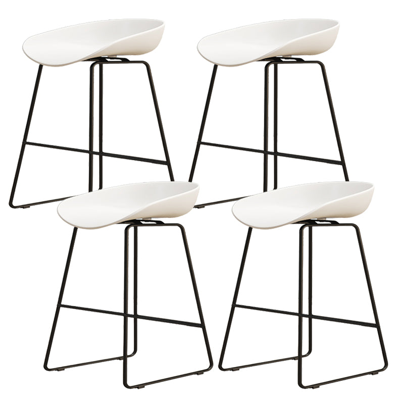 Modern Style Iron Bar Stool with Footrest Nordic Style Tavern Simple Bar Stool