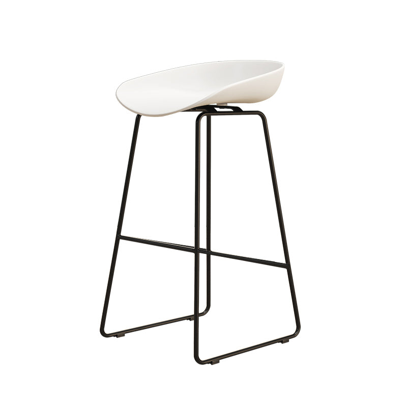 Modern Style Iron Bar Stool with Footrest Nordic Style Tavern Simple Bar Stool