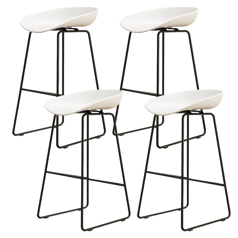 Modern Style Iron Bar Stool with Footrest Nordic Style Tavern Simple Bar Stool