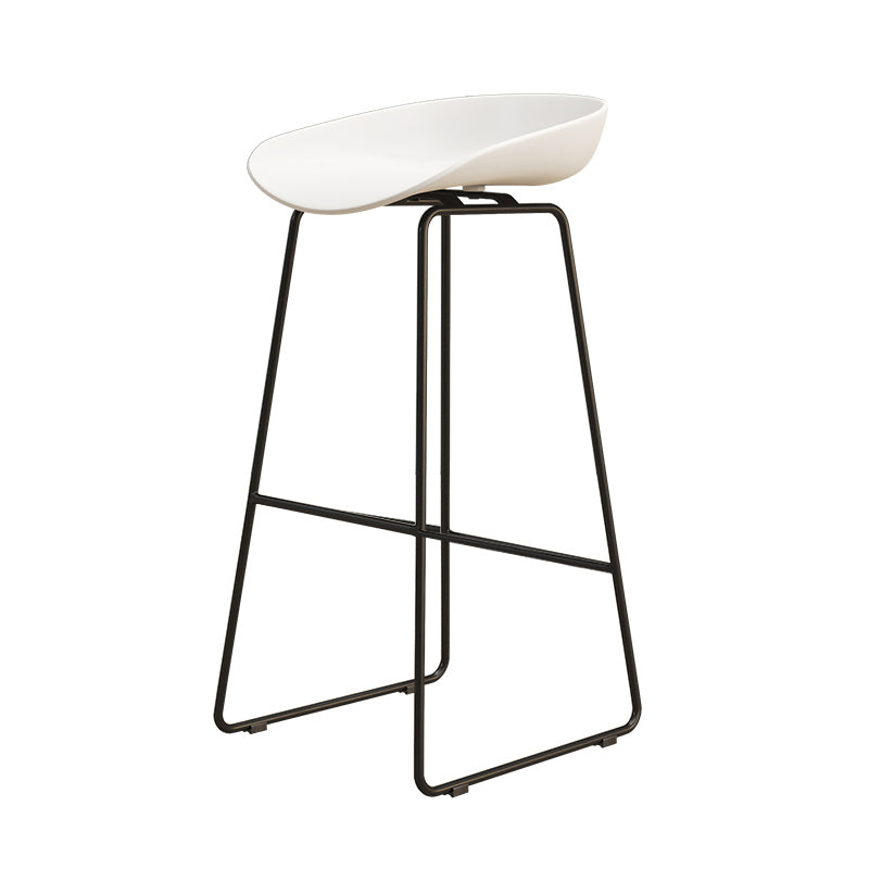 Modern Style Iron Bar Stool with Footrest Nordic Style Tavern Simple Bar Stool