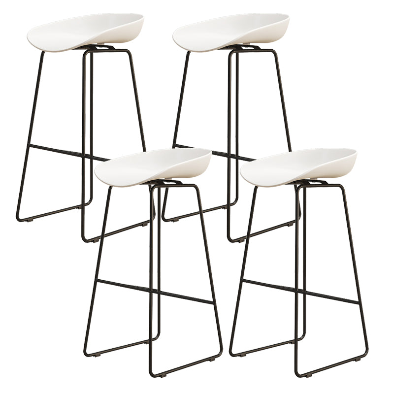 Modern Style Iron Bar Stool with Footrest Nordic Style Tavern Simple Bar Stool