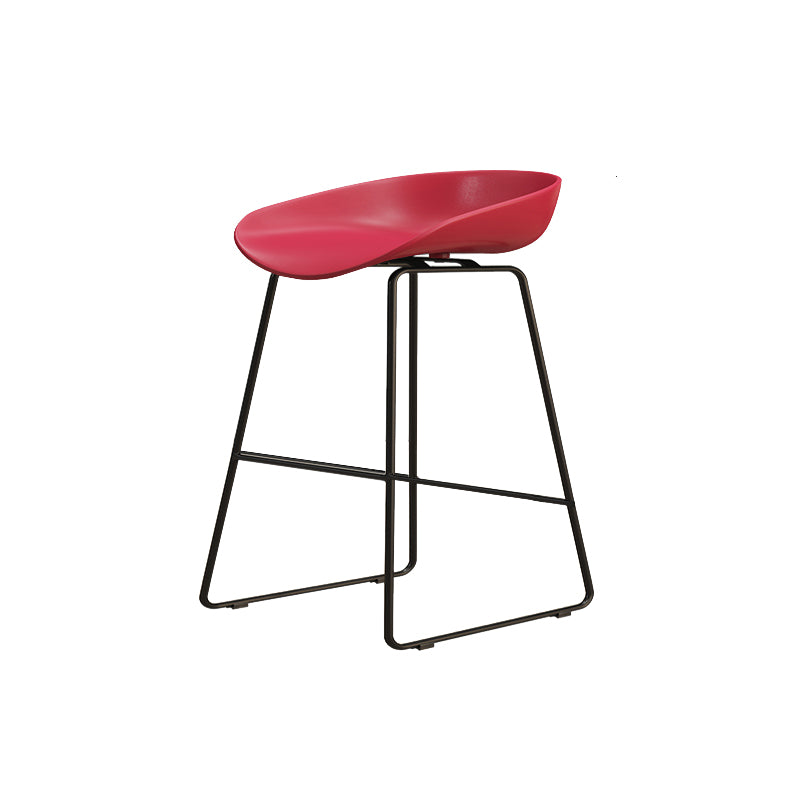 Modern Style Iron Bar Stool with Footrest Nordic Style Tavern Simple Bar Stool
