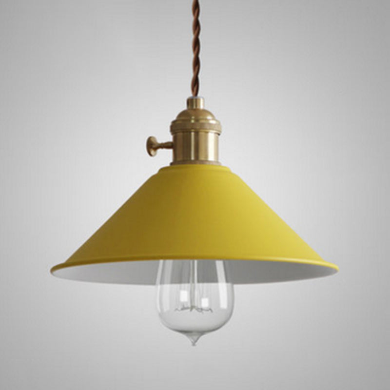Cône Cone Hanging Lighting Modern Style Metal 1-Light suspendu lampe pour chambre à coucher