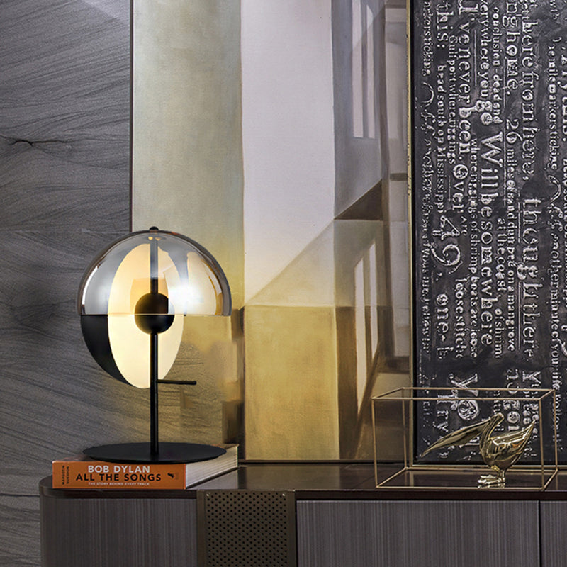 Eenvoudige bureaulamp huishoudelijke glazen tafellichtmakelaar voor slaapkamerstudieruimte