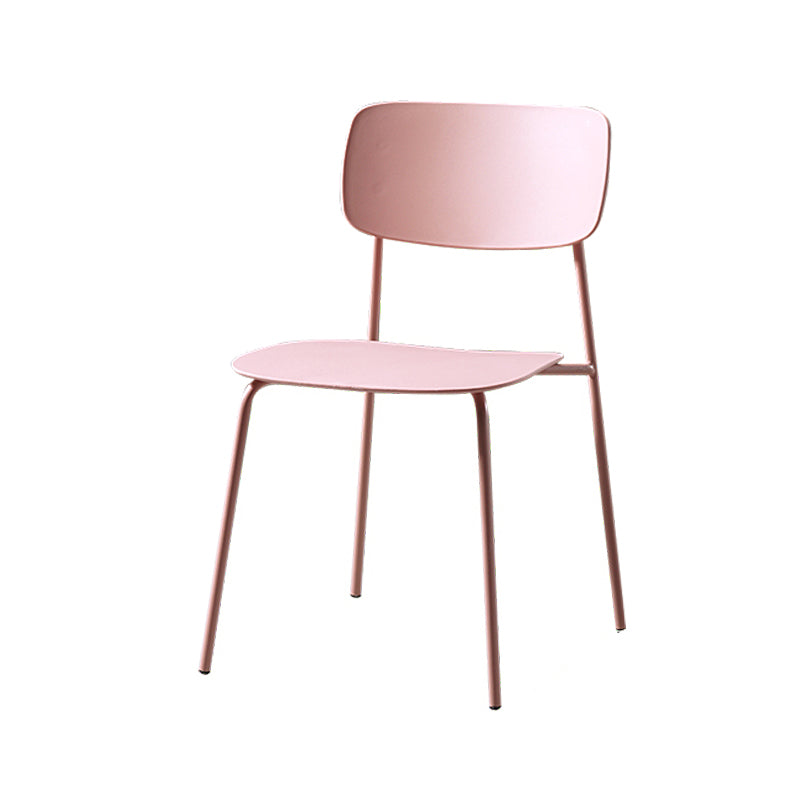 Silla de comedor de estilo moderno Silla auxiliar apilable sin brazos con patas de metal