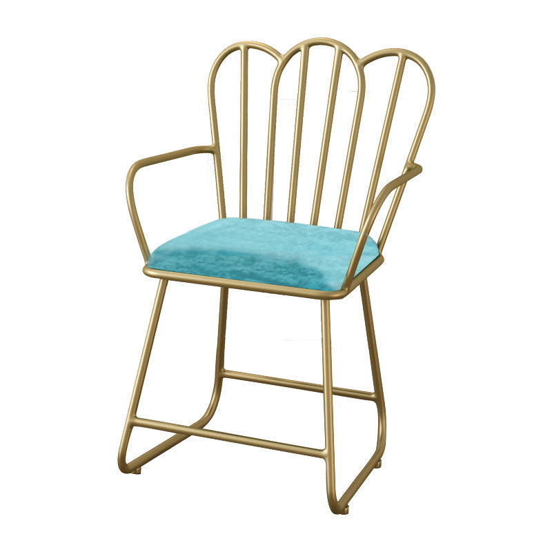 Silla de comedor de terciopelo Glam, sillón lateral de comedor de metal para uso en restaurantes