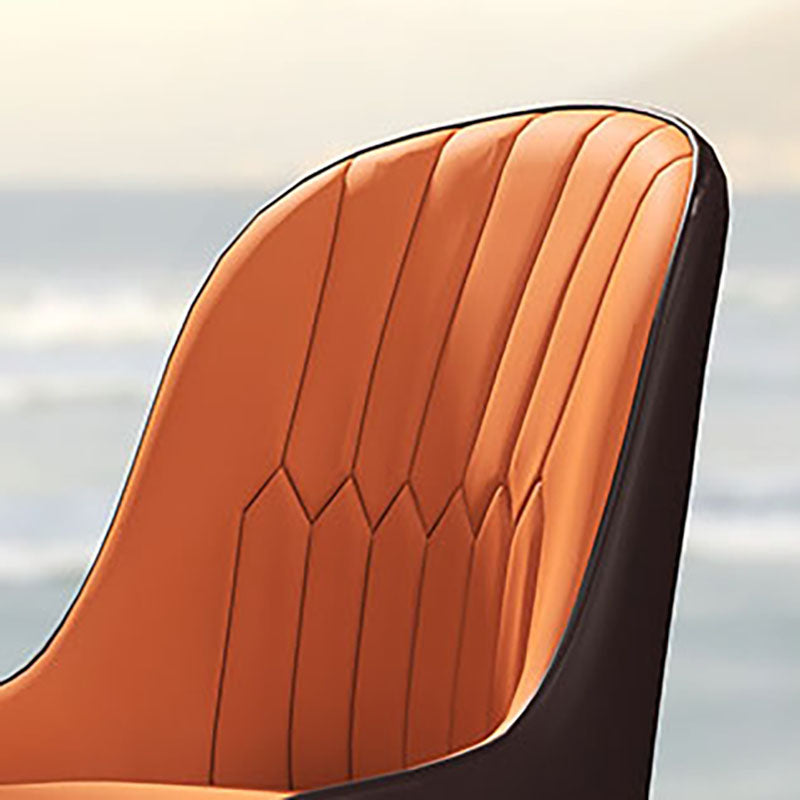 Silla auxiliar de comedor de cuero con respaldo sólido de diseño escandinavo