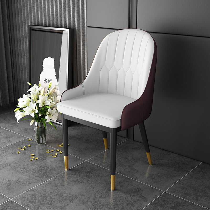 Silla auxiliar de comedor de cuero con respaldo sólido de diseño escandinavo