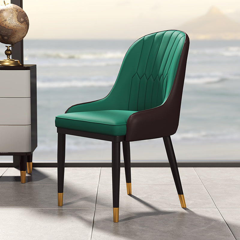 Silla auxiliar de comedor de cuero con respaldo sólido de diseño escandinavo