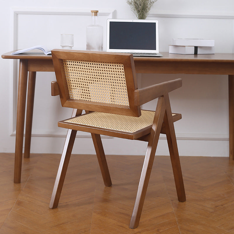 Silla de comedor contemporánea con respaldo abierto de madera maciza con acabado mate