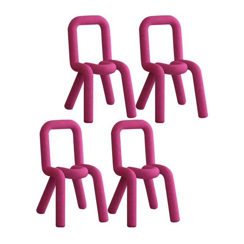 Silla lateral curvada de terciopelo de estilo diseñador, silla de comedor con respaldo abierto y acabado mate