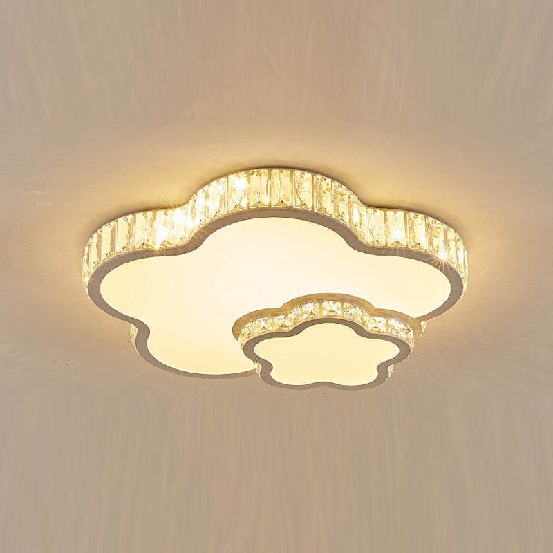 Lámpara de techo LED de estilo moderno cerca del accesorio de iluminación de techo con pantalla de cristal