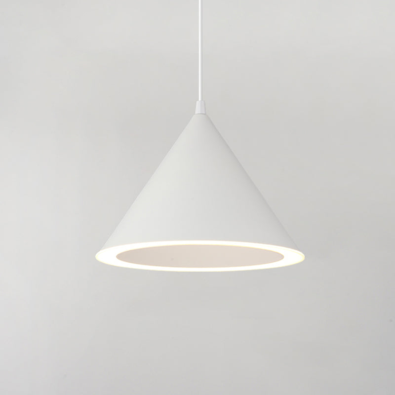 Pendard à LED en forme de cône métallique