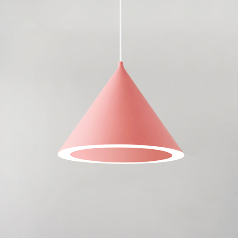 Pendard à LED en forme de cône métallique