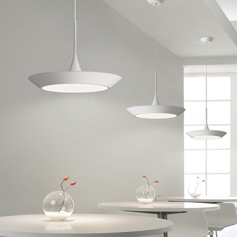 Luminaire suspendu en forme de géométrie Métallièrement le pendentif LED minimaliste pour salle à manger