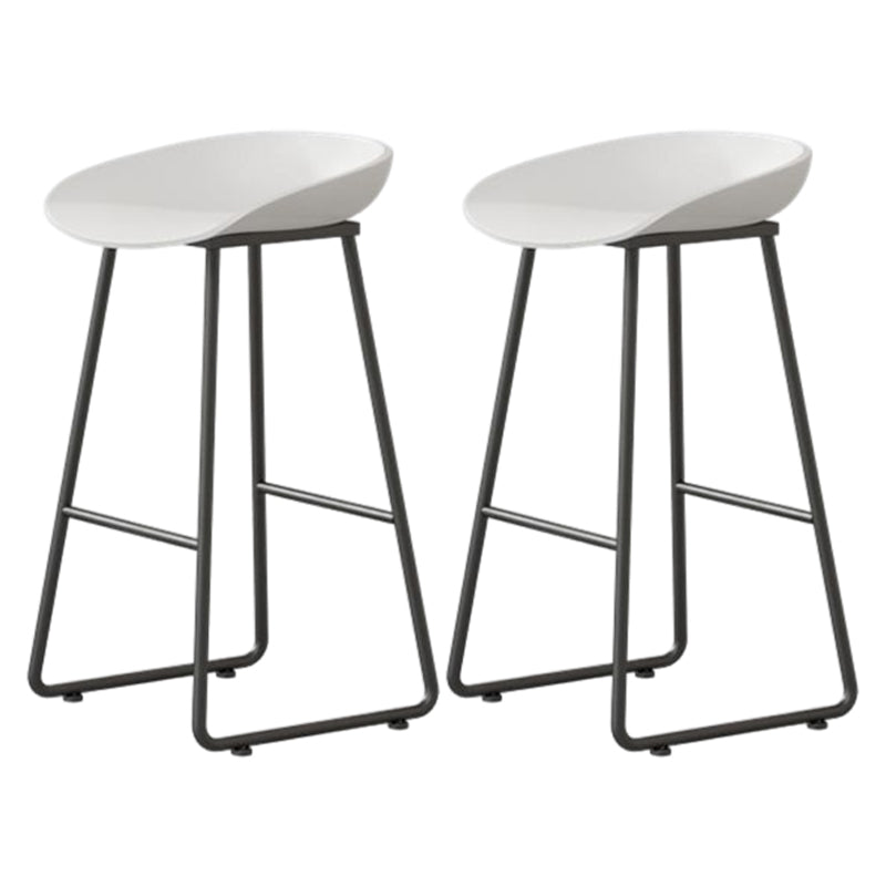 Moderner Thekenhocker ohne Armlehnen, Eisen-Haushalts-Barhocker mit Kunststoffsitz und Pedal