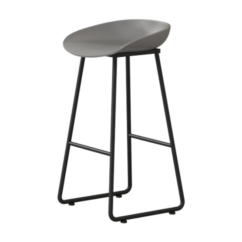Moderner Thekenhocker ohne Armlehnen, Eisen-Haushalts-Barhocker mit Kunststoffsitz und Pedal