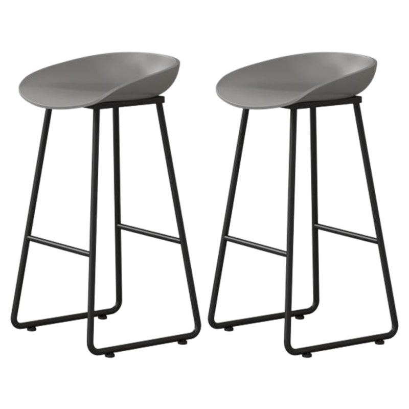 Moderner Thekenhocker ohne Armlehnen, Eisen-Haushalts-Barhocker mit Kunststoffsitz und Pedal
