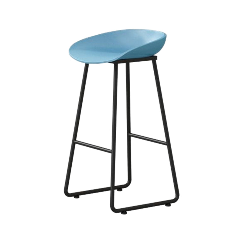 Moderner Thekenhocker ohne Armlehnen, Eisen-Haushalts-Barhocker mit Kunststoffsitz und Pedal